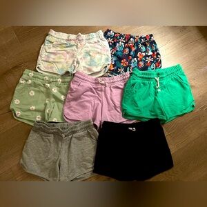 Girls pull on shorts size 14/16 (XL)